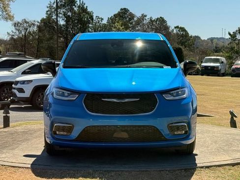 New 2026 Chrysler Pacifica Select FWD image 2