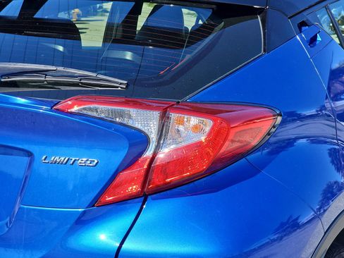 Used 2021 Toyota C-HR Limited image 36