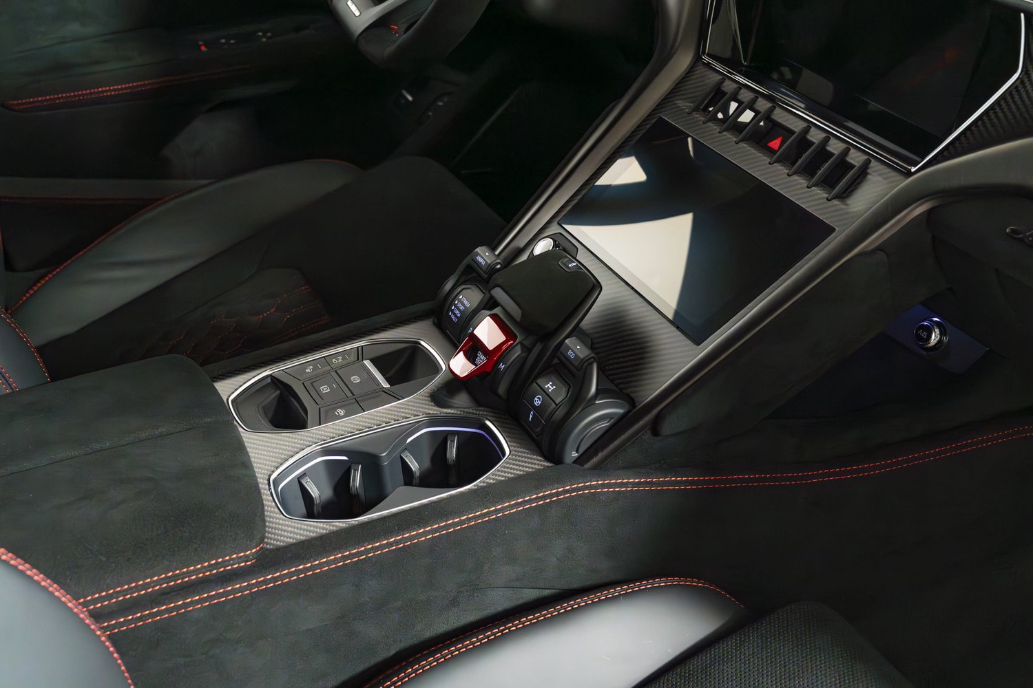 Used 2024 Lamborghini Urus Performante AWD/4WD image 31