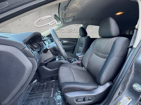 Used 2017 Nissan Rogue SV image 19