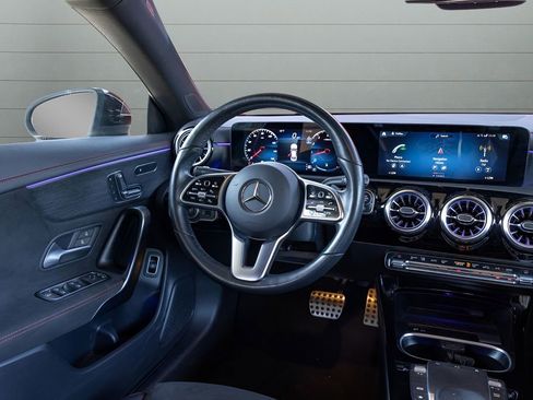 Used 2023 Mercedes-Benz CLA 250 4MATIC image 25