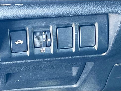 Used 2022 Subaru Legacy Limited image 10