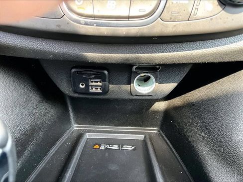 Used 2023 Chevrolet Traverse LT w/ LT Premium Package AWD/4WD image 20