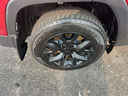 Used 2016 Jeep Cherokee Sport w/ Cold Weather Group AWD/4WD image 23