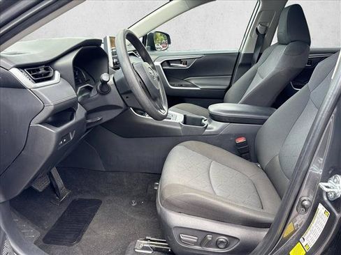 Certified 2025 Toyota RAV4 XLE FWD image 10