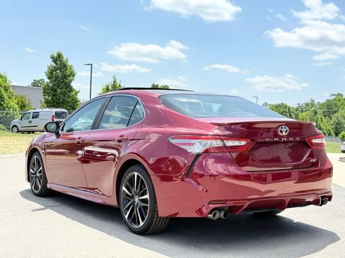 Used 2018 Toyota Camry XSE FWD image 16