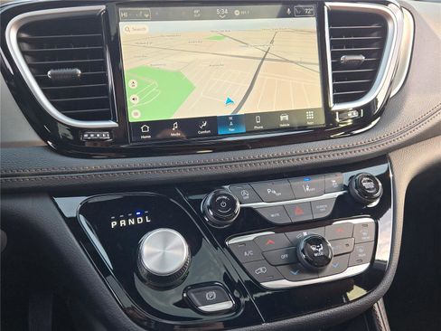 New 2026 Chrysler Pacifica Pinnacle image 30