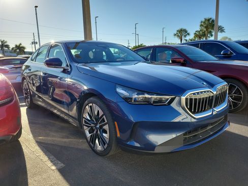 Used 2025 BMW 540i xDrive image 2