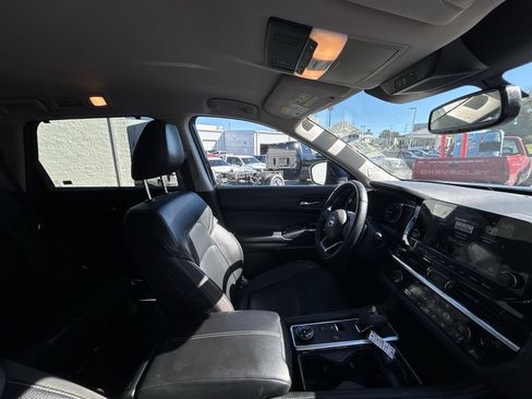 Certified 2022 Nissan Pathfinder SL w/ Cargo Package image 15