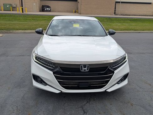 Used 2022 Honda Accord Sport image 2