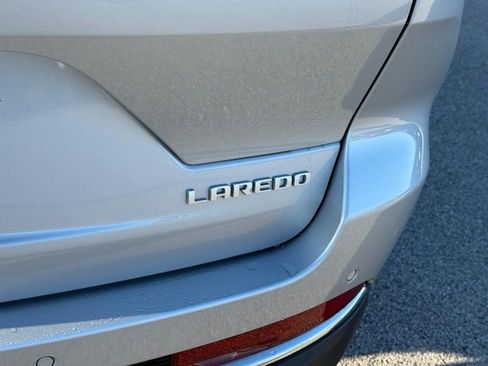 New 2025 Jeep Grand Cherokee Laredo X w/ Luxury Tech Group I image 6