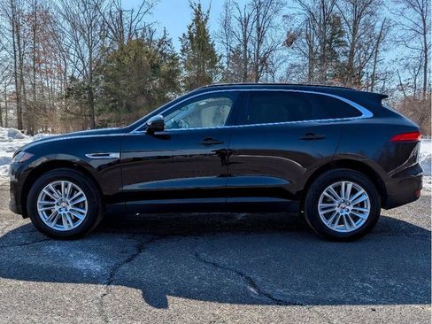 Used 2017 Jaguar F-PACE Prestige image 9
