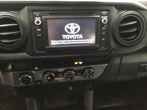 Used 2017 Toyota Tacoma SR image 16