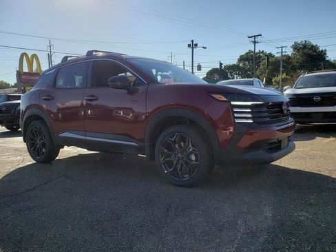 New 2026 Nissan Kicks SR w/ Cold Weather Package AWD/4WD image 9