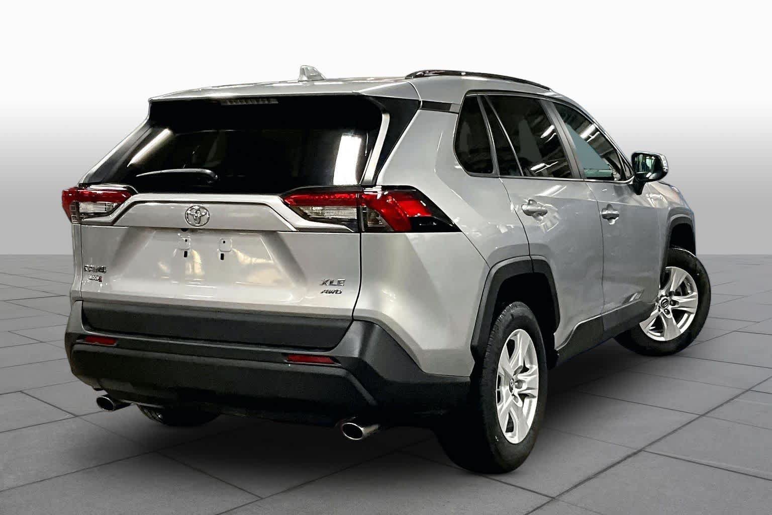 Used 2019 Toyota RAV4 XLE w/ Convenience Package AWD/4WD image 13