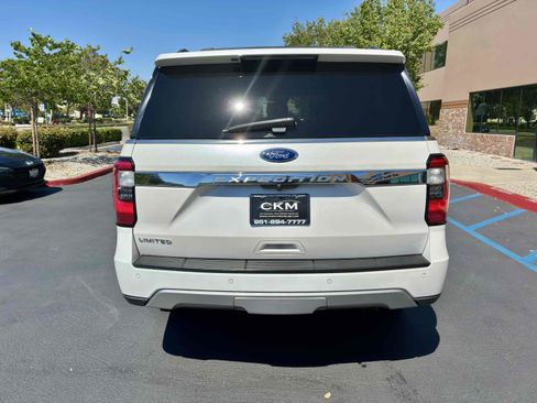Used 2019 Ford Expedition Limited w/ Equipment Group 301A AWD/4WD image 9