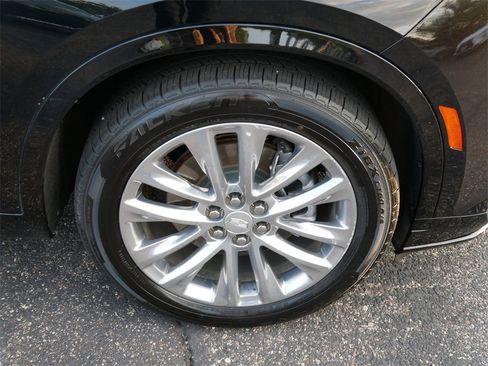 Used 2022 Cadillac XT6 Premium Luxury image 7