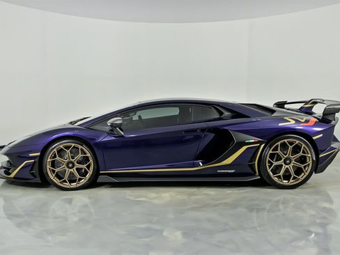 Used 2019 Lamborghini Aventador SVJ image 13