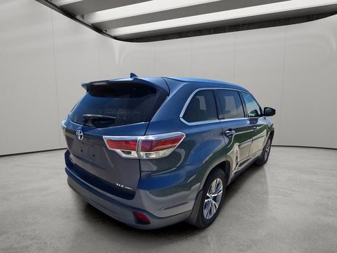 Used 2014 Toyota Highlander XLE AWD/4WD image 5