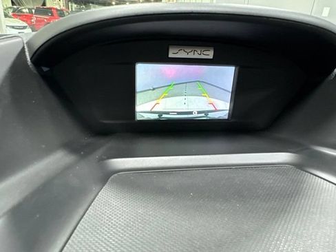 Used 2017 Ford Escape SE AWD/4WD image 2
