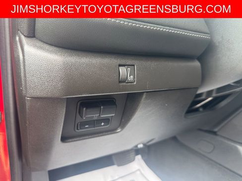 Used 2024 Chevrolet Colorado LT w/ LT Convenience Package AWD/4WD image 29
