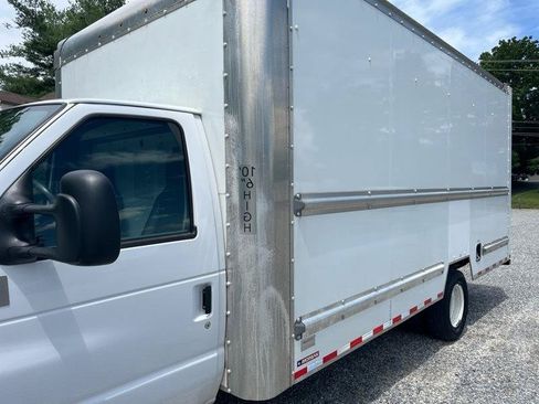 Used 2022 Ford E-350 and Econoline 350 Super Duty RWD image 10