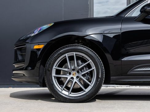 Certified 2026 Porsche Macan AWD/4WD image 13