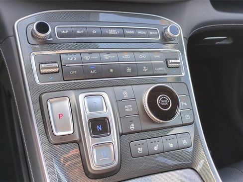 Used 2021 Hyundai Santa Fe Limited image 18