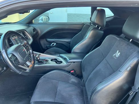 Used 2022 Dodge Challenger R/T Scat Pack RWD image 18