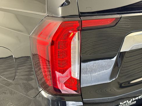 Used 2021 GMC Yukon XL SLT AWD/4WD image 36
