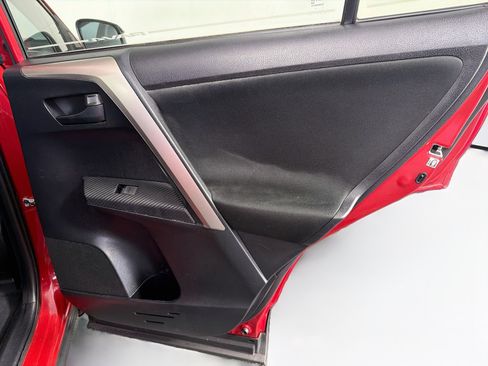 Used 2015 Toyota RAV4 LE FWD image 28
