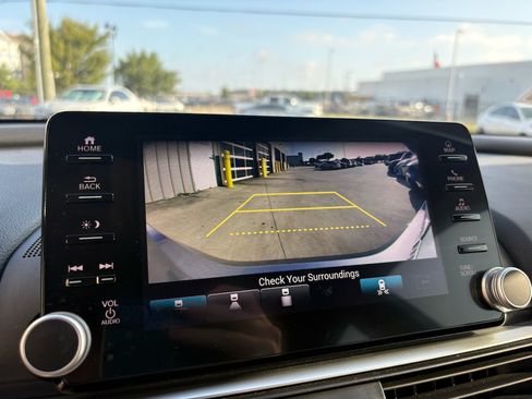 Certified 2021 Honda Accord Touring image 18