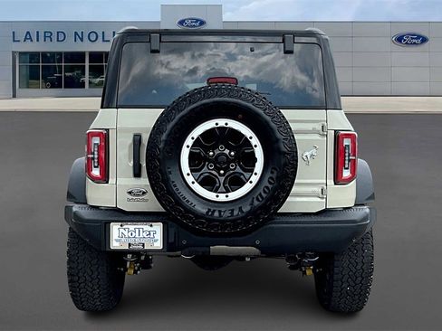 New 2025 Ford Bronco Badlands image 4