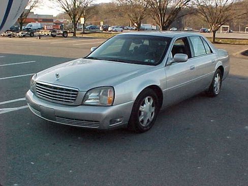 Used 2005 Cadillac De Ville FWD image 2