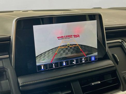 Used 2023 GMC Yukon AT4 w/ AT4 Premium Package AWD/4WD image 19