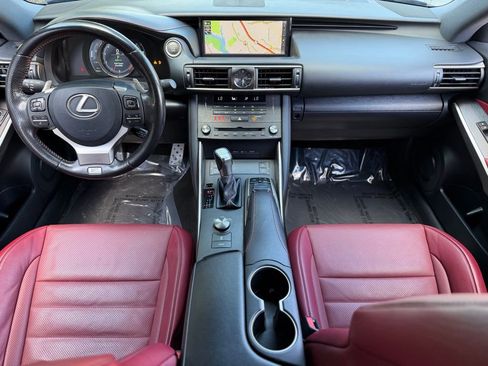 Used 2019 Lexus IS 300 F Sport w/ F Sport Package image 40