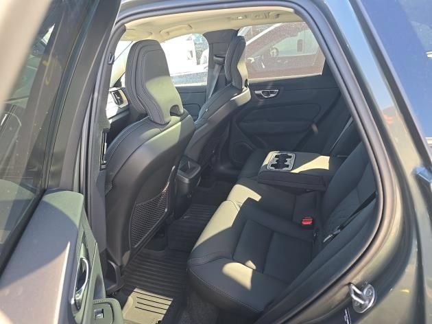 Used 2026 Volvo XC60 B5 Plus AWD/4WD image 8