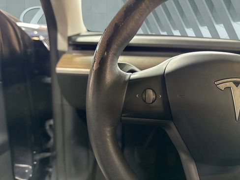 Used 2021 Tesla Model Y Long Range image 15