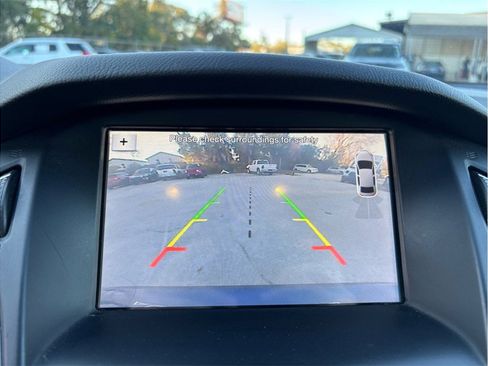 Used 2017 Ford Focus SEL image 23