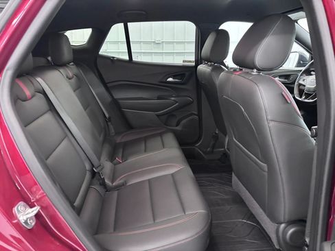Used 2024 Chevrolet Trax RS FWD image 32
