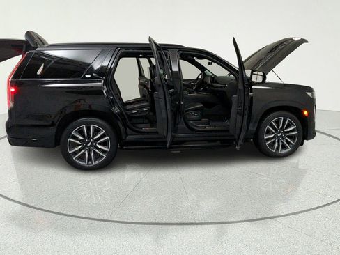 Used 2023 Cadillac Escalade Sport Platinum w/ Heavy-Duty Trailer Package AWD/4WD image 13