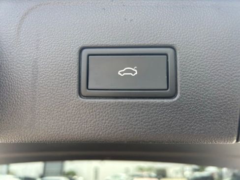 Used 2023 Volkswagen Atlas SE w/ Panoramic Sunroof Package image 44