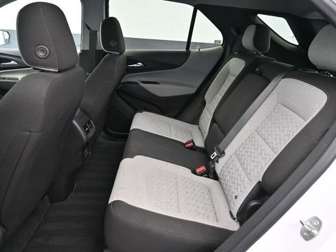 Used 2023 Chevrolet Equinox LT image 30