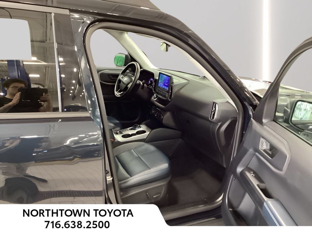 Used 2022 Ford Bronco Sport Outer Banks w/ Tech Package AWD/4WD image 17