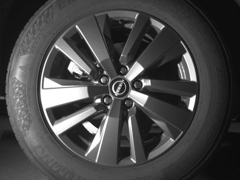 Used 2025 Nissan Pathfinder SV image 15