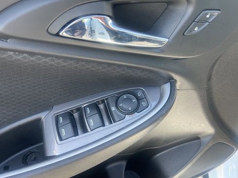 Used 2023 Chevrolet Malibu LT image 14