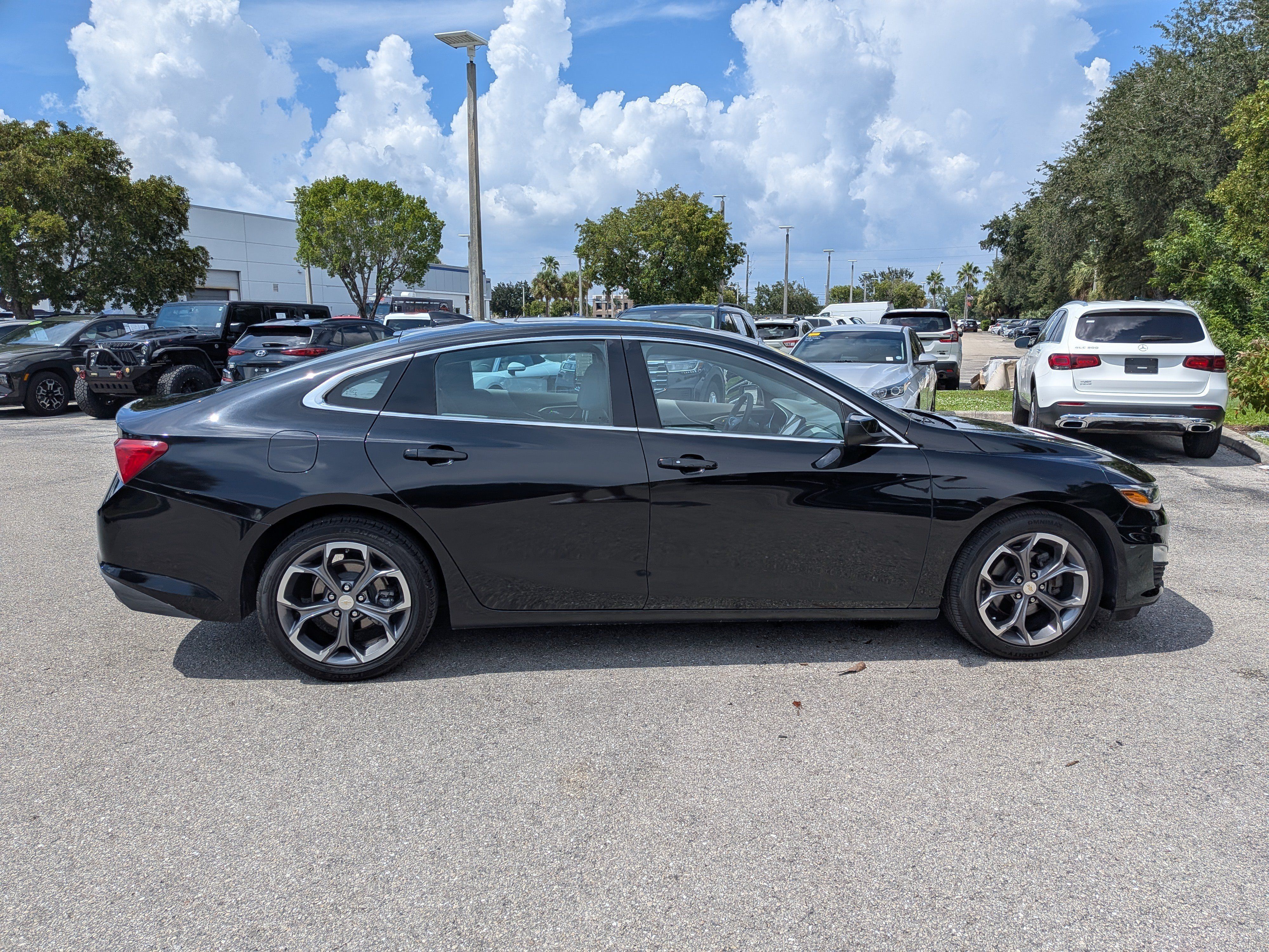 Used 2023 Chevrolet Malibu LT FWD image 3
