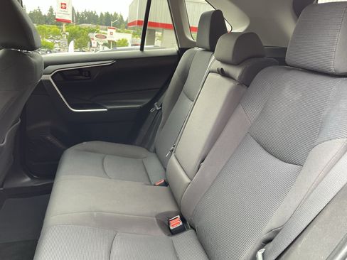 Certified 2022 Toyota RAV4 LE AWD/4WD image 13