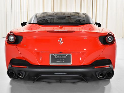 Used 2020 Ferrari Portofino RWD image 4