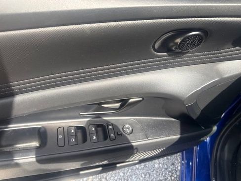 Used 2025 Hyundai Elantra Sport FWD image 12